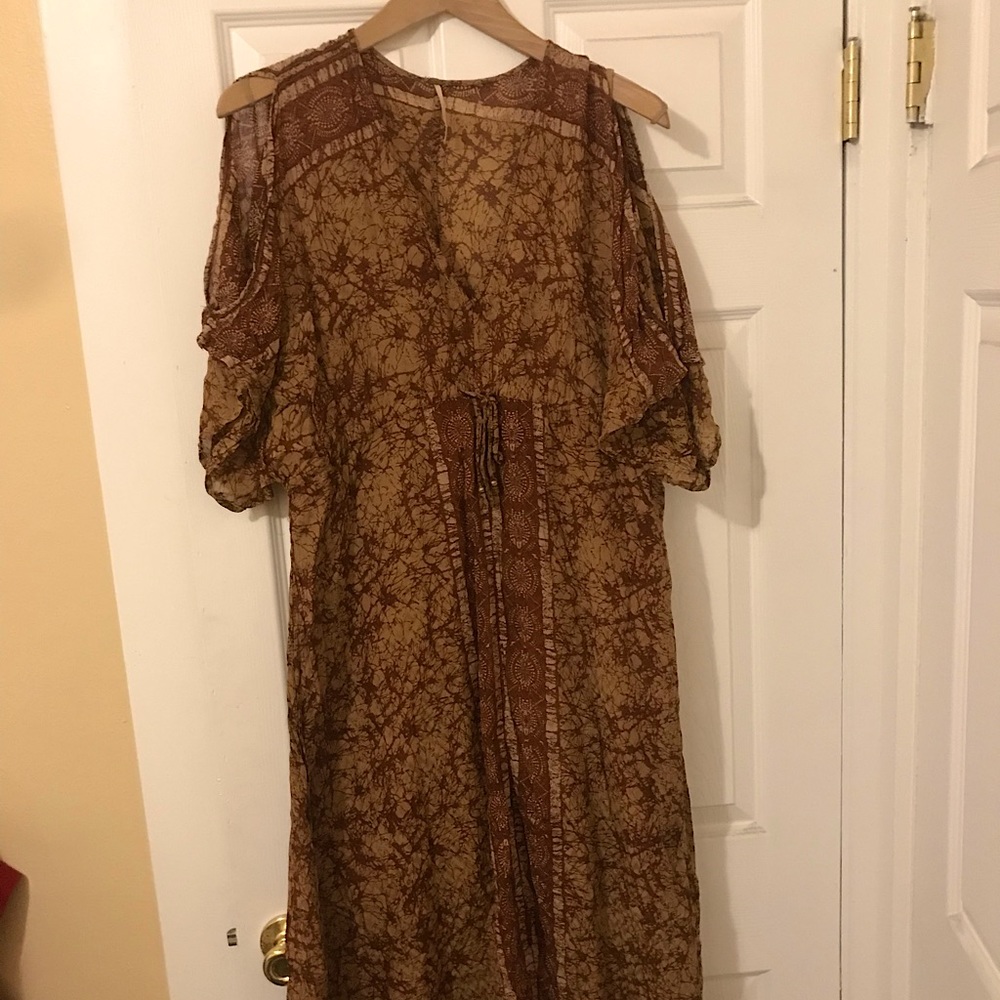 Free People ~ Cutout Shoulder Maxi Dress